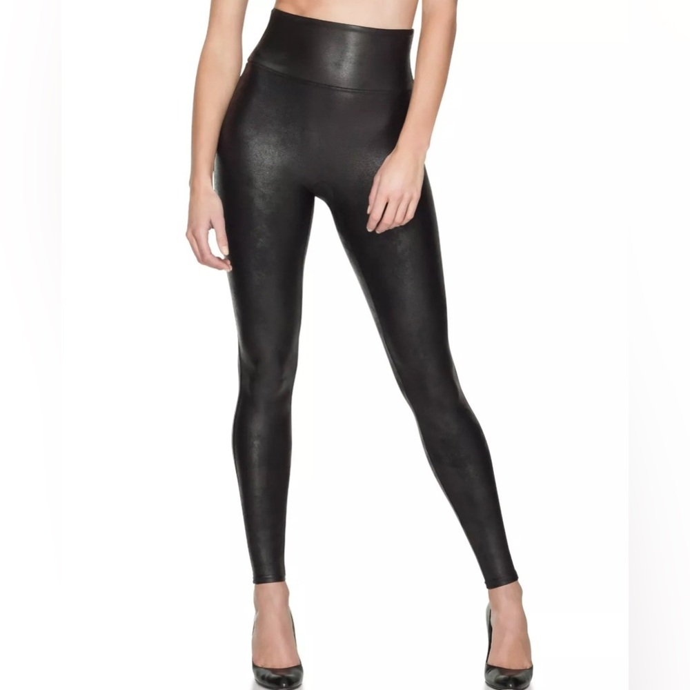 SPANX Women's MEDIUM SPANXshape 2437 Faux Leather Leggings Pants Black